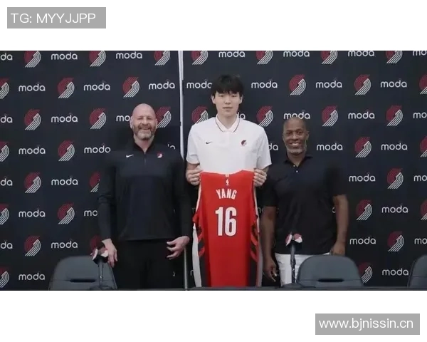 开拓者团队祝中秋快乐同时推出杨瀚森中文球衣限量发售