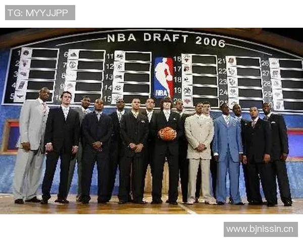 2007年选秀盛况回顾四位球星至今仍在NBA赛场上拼搏 2007年选秀盛况回顾四位球星至今仍在NBA赛场上拼搏