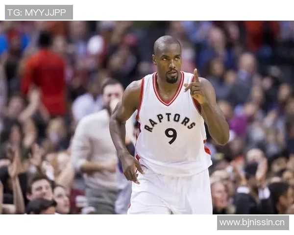 小波特半场精彩表现9投5中贡献13分5板4助攻正负值高达14 小波特半场精彩表现9投5中贡献13分5板4助攻正负值高达14