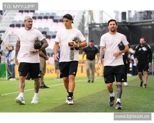 梅西德保罗苏亚雷斯顺利参与球队训练状态良好