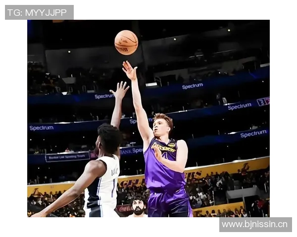 湖人三巨头同场表现不佳每百回合净负89分却有两人净胜139分 湖人三巨头同场表现不佳每百回合净负89分却有两人净胜139分