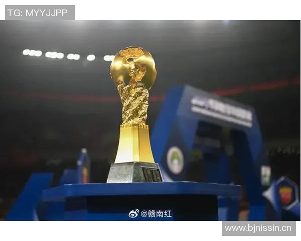 海港申花再度对决争冠之路海港领先两分悬念迭起期待最后一轮决战