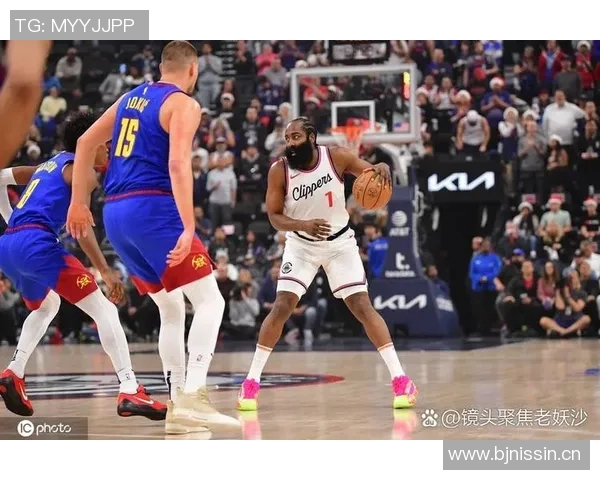 快船前后表现反差巨大前27场惨淡14场逆袭成强队 快船前后表现反差巨大前27场惨淡14场逆袭成强队