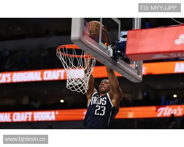 贝弗利称独行侠争冠潜力巨大双中锋阵容提升防守表现 贝弗利称独行侠争冠潜力巨大双中锋阵容提升防守表现