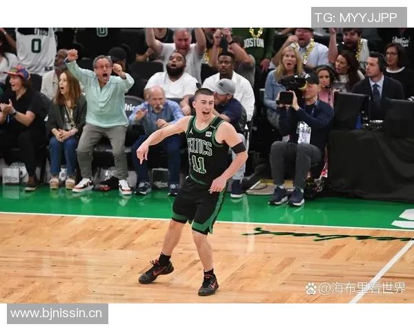 普理查德全能表现15投8中斩获18分4篮板6助攻助队取胜 普理查德全能表现15投8中斩获18分4篮板6助攻助队取胜