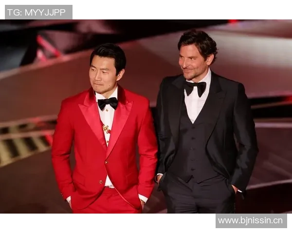 奥斯卡昏厥后首次公开亮相重返训练中心祝早日康复