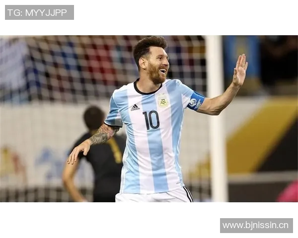 两位金球先生的传奇相遇2006年魔笛首秀梅西国家队首球回顾