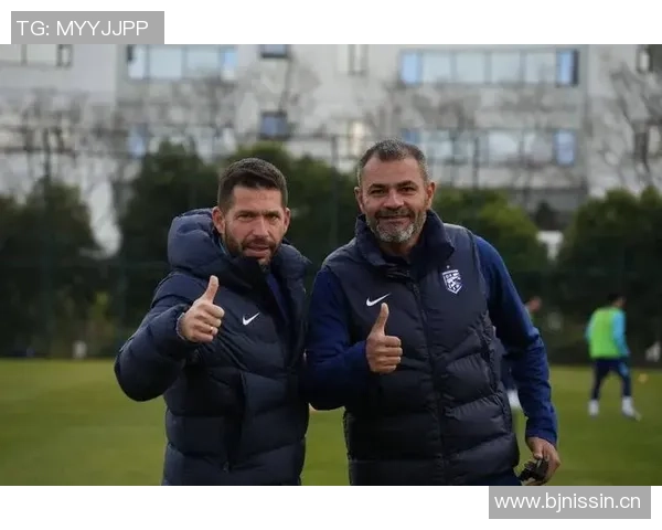 武汉三镇新任主帅莫拉致辞感谢信任将以尊重责任与雄心迎接挑战