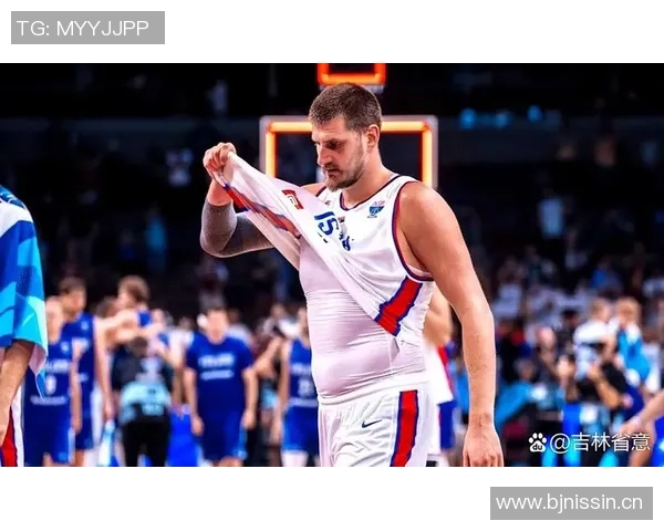 历史首次中锋对决约基奇与申京同场砍下30三双精彩瞬间回顾