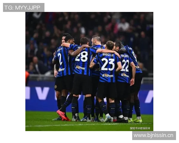 国米与那不勒斯关注20岁右后卫帕莱斯特拉引发转会热潮