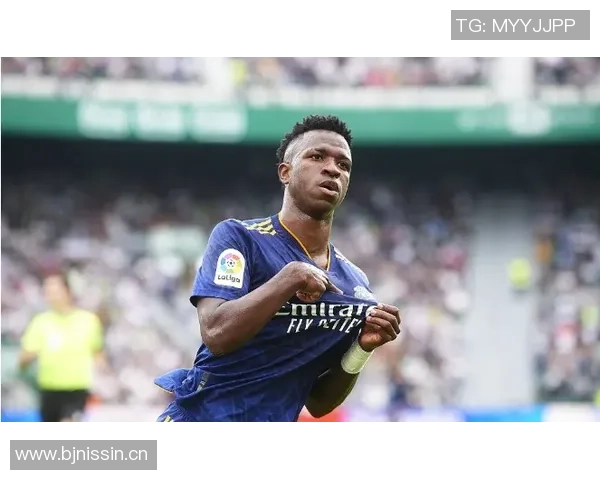 邓加称赞维尼修斯球技出众但认为他尚未成为更衣室领袖 邓加称赞维尼修斯球技出众但认为他尚未成为更衣室领袖