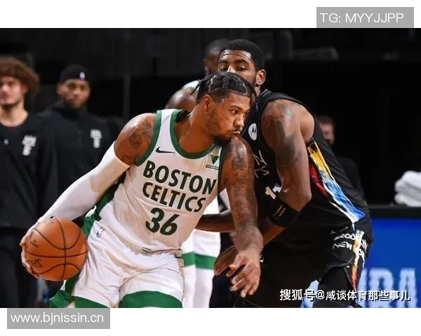 布朗谈场下观赛感受与獭兔默契配合的全新体验