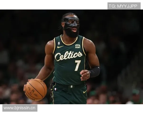 杰伦布朗首节低迷次节回暖上半场狂砍19分展现强大实力 杰伦布朗首节低迷次节回暖上半场狂砍19分展现强大实力