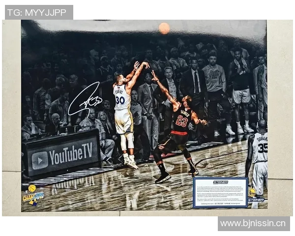 布克赛后手持库里签名鞋款Book1出席采访引发热议